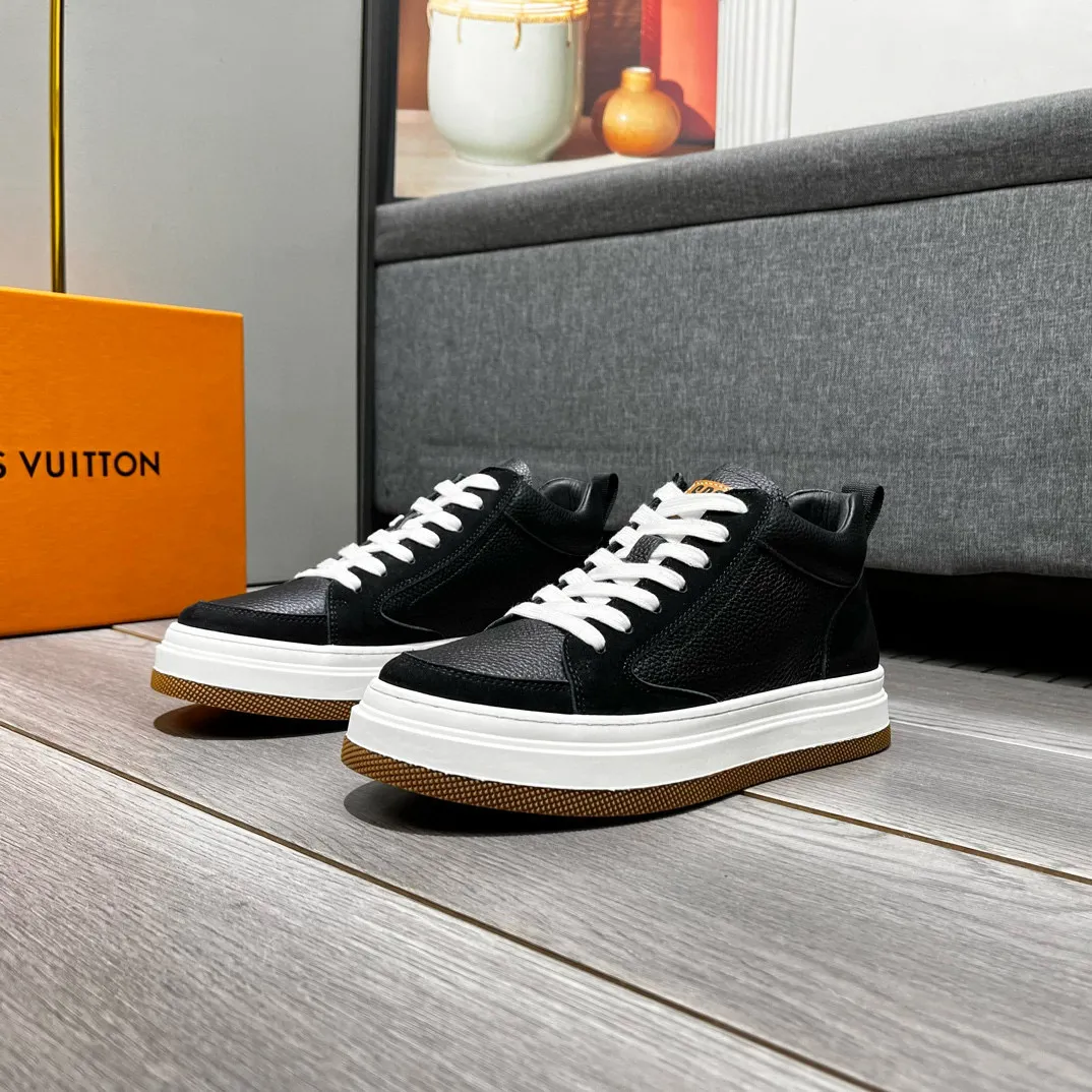 Factory price: 460💰LV's new casual high-top men's shoes👉 👉 Fashionable and versatile, 💞 Simple and elegant style, 🔊 The fabric is made of imported cowhide, ☑️breathable mesh lining, original wear-resistant rubber outsole, exclusive new style, taken in kind, five colors available, code number: 38-44, (45 can be customized)